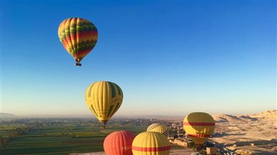 سماء الأقصر تتزين بـ23 رحلة بالون طائر