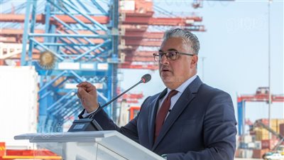 اقتصادية قناة السويس تحتفل بتدشين عقود التزام لمحطة حاويات 2 ومحطة متعددة الأغراض (صور) 