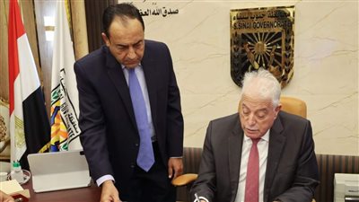 محافظ جنوب سيناء يعتمد 44 عقدا مؤمنا لأهالي نويبع