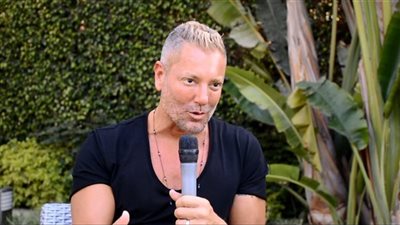 تامر هجرس يكشف لـ فيتو آخر تطورات حالته الصحية بعد تعرضه لحادث بالساحل الشمالي 