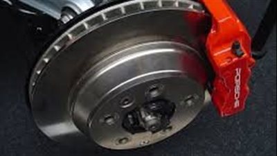  صيانة السيارات، تعرف على أسباب إضاءة لمبة تيل الفرامل