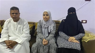  «سارة ياسر» ابنة الاثني عشر عاما.. أصغر محفظة لـ القرآن الكريم في المنيا (فيديو وصور)