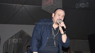 هشام عباس يشارك في مهرجان الصيف الدولي بمكتبة الإسكندرية