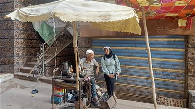 قصة كفاح عمرها أكتر من 60 سنة.. حكاية عم سيد أقدم صنايعي بوابير جاز في الدقهلية (فيديو)