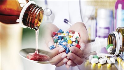 الأطباء والصيادلة يتبادلون حملات تشكيك في النوايا.. الاسم العلمي للدواء يشعل صراعا جديدا بين أبناء «البالطو الأبيض» ..الصحة تدعو لكتابة الأدوية بالاسم العلمي وهيئة الدواء تشن حملة للتوعية 