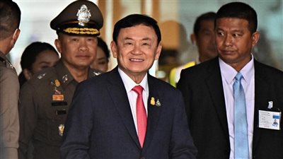 لم يتحمل أول ليلة بالسجن، نقل رئيس الوزراء التايلندي الأسبق إلى المستشفى