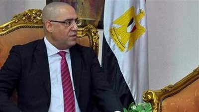 وزير الإسكان يكلف بتشكيل فرق للعمل 24 ساعة بمشروعات العلمين الجديدة 