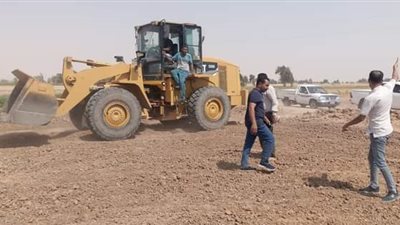 رصد حالة تعد على أراضي الدولة وإزالتها في المهد بالوادي الجديد 