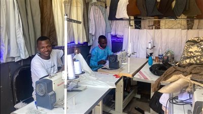 ترزي وحلاق وعطار، هنا جمهورية السودان في أسوان، قصص من شارع السودانيين قرب السد العالي، ودراو ملتقى الفارين من معارك الخرطوم (صور)