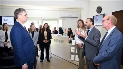 وفد هولندي يزور المركز المصري الألماني للوظائف والهجرة