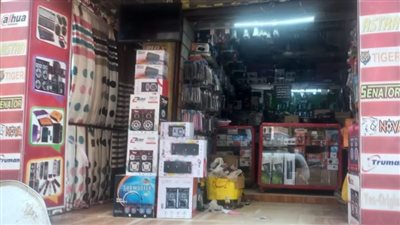 ضبط محلين بداخلهما أجهزة فك شفرات القنوات غير المصرح بتداولها بالأسواق بالمرج