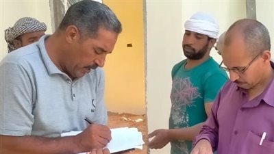 تسجيل وحصر جديد لعمالة غير منتظمة بمواقع عمل بالوادى الجديد