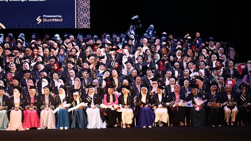 حفل تخرج طبيبات جامعة
