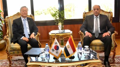 وزير الطيران المدني يلتقي سفير كوريا الجنوبية لبحث تعزيز آليات التعاون المشترك