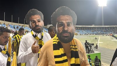 بأقنعة محمد صلاح، جماهير اتحاد جدة تطالب الإدارة بالتعاقد مع الفرعون