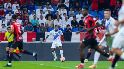 الدوري السعودي، الهلال يتقدم على الرائد 0/1 في الشوط الأول 