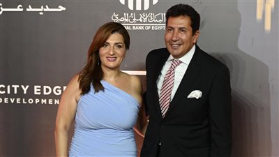 هاني رمزي وزوجته وسيد رجب وفردوس عبد الحميد على ريد كاربت مهرجان الدراما (صور)