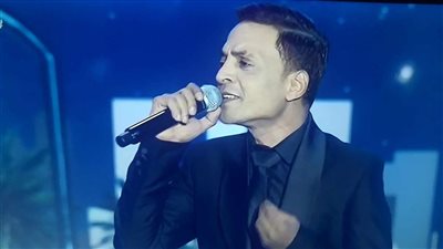 حفل ليلة الدموع، أداء أسطوري لأغنية كتاب حياتي بتوقيع طارق الشيخ (فيديو)