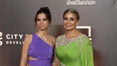 سوسن بدر بالأخضر وهالة فاخر بـ 