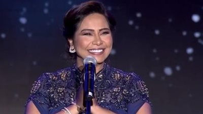 بـ مشاعر والكدابين وكده، شيرين تبدع في ليلة الدموع بجدة (فيديو وصور)