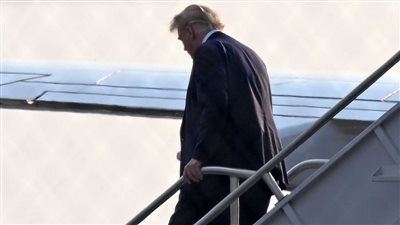 ترامب يغادر الولايات المتحدة متوجها إلى السعودية في أول زيارة خارجية (فيديو)