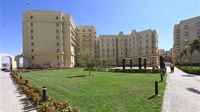 الجزار يتفقد موقف تنفيذ وحدات الحي السكني الخامس 