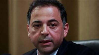مصرف لبنان المركزي: دفع مرتبات العاملين في الدولة بالدولار