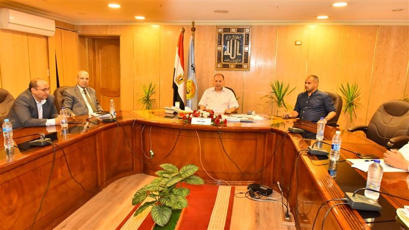 اجتماع محافظ أسيوط،