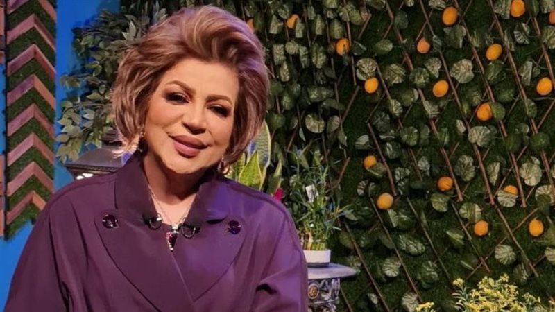 الفنانة العمانية