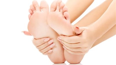  طرق علاج تشقق القدمين من الطبيعة 