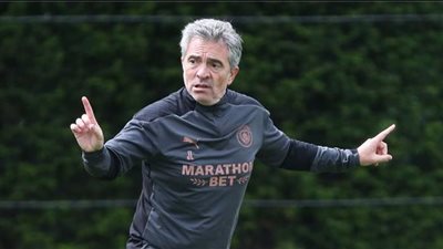 مدرب مانشستر سيتي يعلق على أنباء اقتراب لاعبه من ليفربول