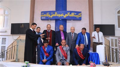 رئيس الإنجيلية يشهد رسامة شيوخ وشمامسة جدد لكنيسة نواي بالمنيا