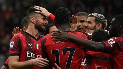  ميلان يكتسح مونزا بثلاثية نظيفة في الدوري الإيطالي 