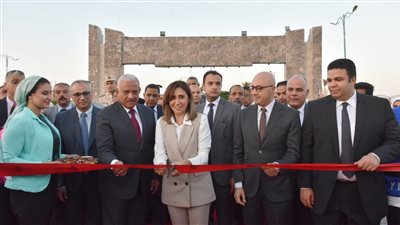 وزيرة الثقافة تفتتح معرِض السويس للكتاب في دورته الأولى بمشاركة 40 ناشرا (صور)