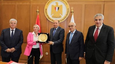 جامعة المنصورة تحصل على المركز الأول خلال توزيع جوائز مسابقة أفضل جامعة صديقة للبيئة