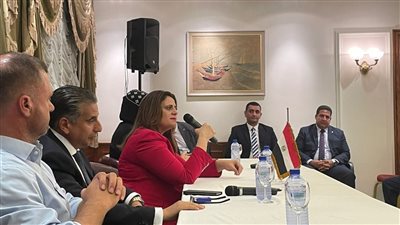 وزيرة الهجرة تلتقي أبناء الجالية المصرية العاملة والمقيمة في قبرص