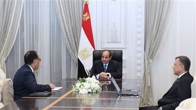 السيسي يوجه بتكثيف العمل في المشروعات السياحية وتشجيع وجذب الاستثمارات من القطاع الخاص