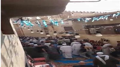  أهالي قرية الصفا يودعون نقيب قراء الشرقية في جنازة مهيبة (صور)