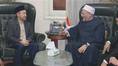 شوقي علام يستقبل المفتي الفيدرالي لماليزيا ويبحثان معًا تعزيز التعاون المشترك