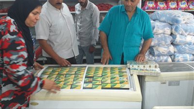 ضبط كميات من السكر والزيت بأحد محلات البقالة التموينية فى الإسكندرية 