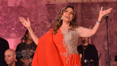 نادية مصطفى لـ