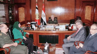 طب بنها تنظم زيارة لكلية الطب العسكري 