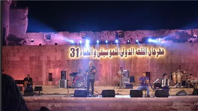 أول ظهور لعز الأسطول في مهرجان القلعة ورقصات منى بوركهارد مع مصطفى حجاج بالمحكى 