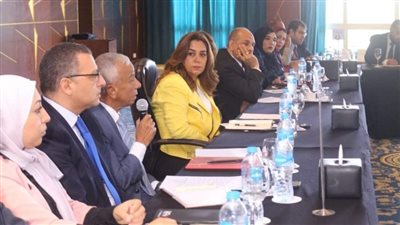 محافظ دمياط تناقش تطوير صناعة الأثاث واستعادة مكانتها بالأسواق المحلية والدولية