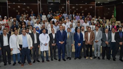 رئيس هيئة الرعاية الصحية يتفقد مجمع الإسماعيلية الطبي لمتابعة سير العمل (صور) 