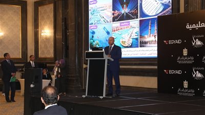 كامل الوزير يستعرض دور 