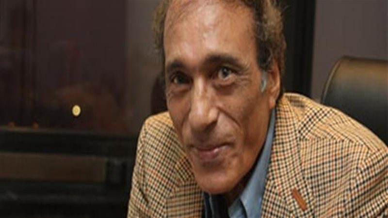 الكاتب الصحفى محمود