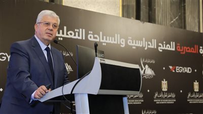 أيمن عاشور يعلن قوائم مؤسسات التعليم العالي المُعتمدة 