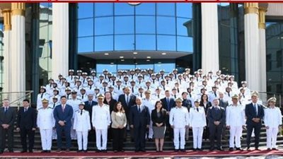 دورة تدريبية في فحص جوازات السفر وكشف التزوير لطالبات كلية الشرطة (صور)