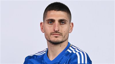 فيراتي يقترب من ارتداء قميص عملاق إيطالي